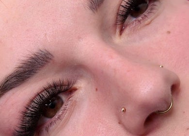 Close-up of eyelash extensions at Beauty Point GC, Robina, Queensland, AU, showcasing expert artistry.