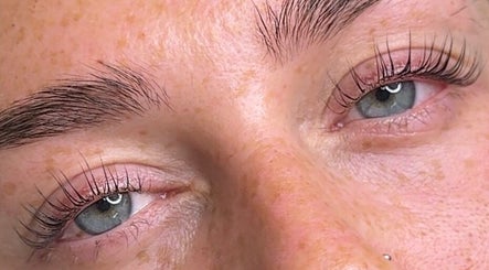 Close-up of perfectly groomed brows and lashes at Everythingbrows, Hull, England, GB.