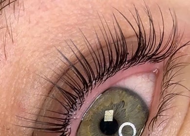 Close-up of beautifully enhanced eyelashes at Everythingbrows, Hull, England, GB.