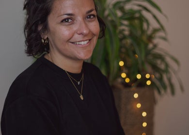 Une personne souriante chez Sanación Bien-être, Seyssinet-pariset, Auvergne-rhône-alpes, FR.