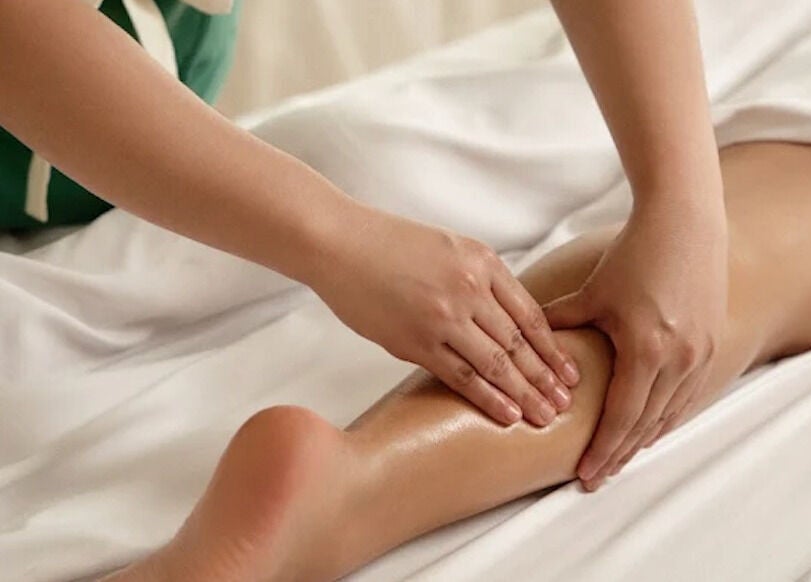 Raaha Wellness - Home Service offers soothing leg massage at Dubai, AE for ultimate relaxation.