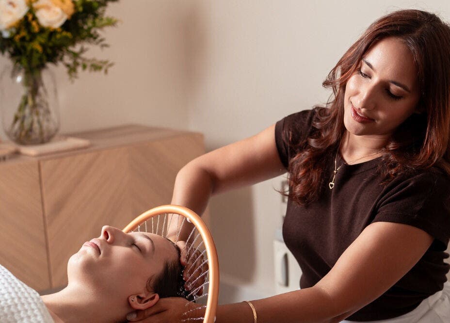 Tratamento relaxante no Salma the Beautician em Linda-a-velha, Lisboa, PT.