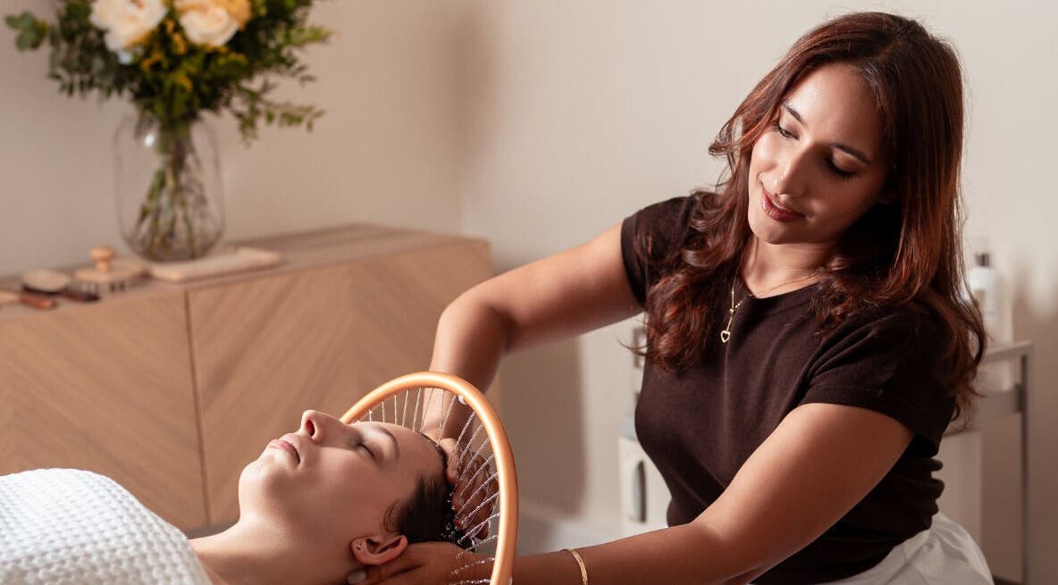 Tratamento relaxante no Salma the Beautician em Linda-a-velha, Lisboa, PT.