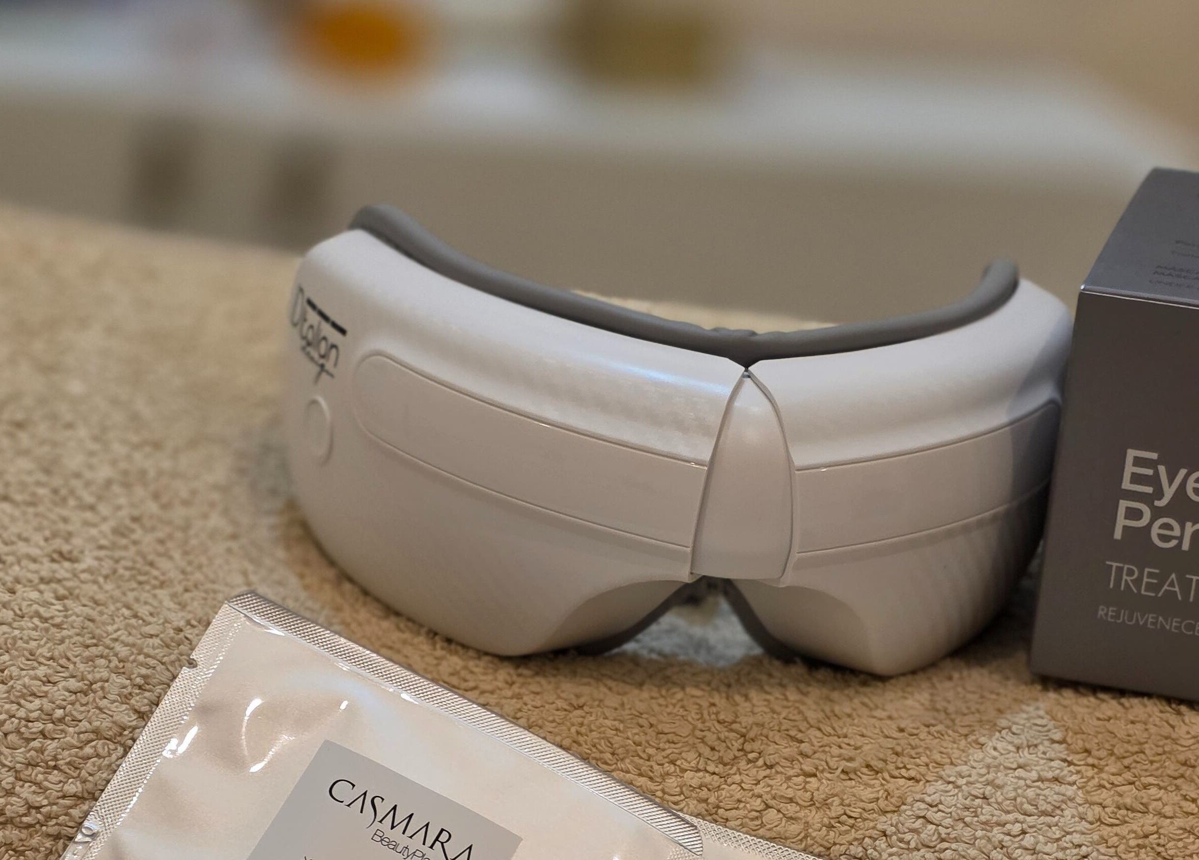 Tratamento de beleza ocular na Terapeuta Ana Martinez, Matosinhos, Porto, PT. Máscara e equipamento de rejuvenescimento.