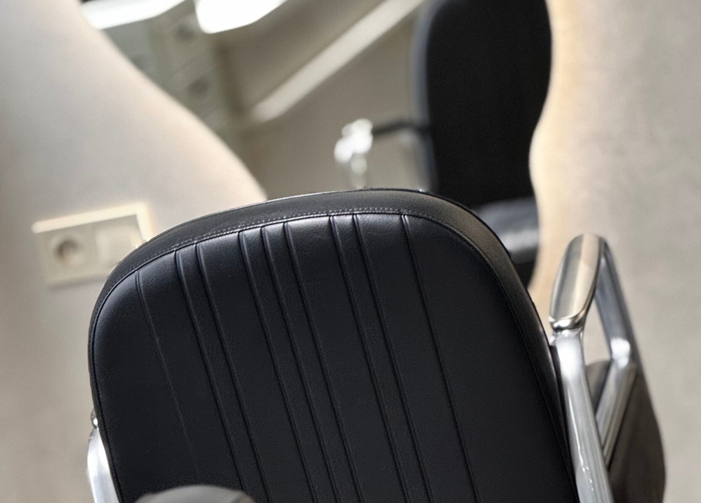 Luxusní křeslo v salonu progress.hair, Hlavní Město Praha, Hlavní Město Praha, CZ.