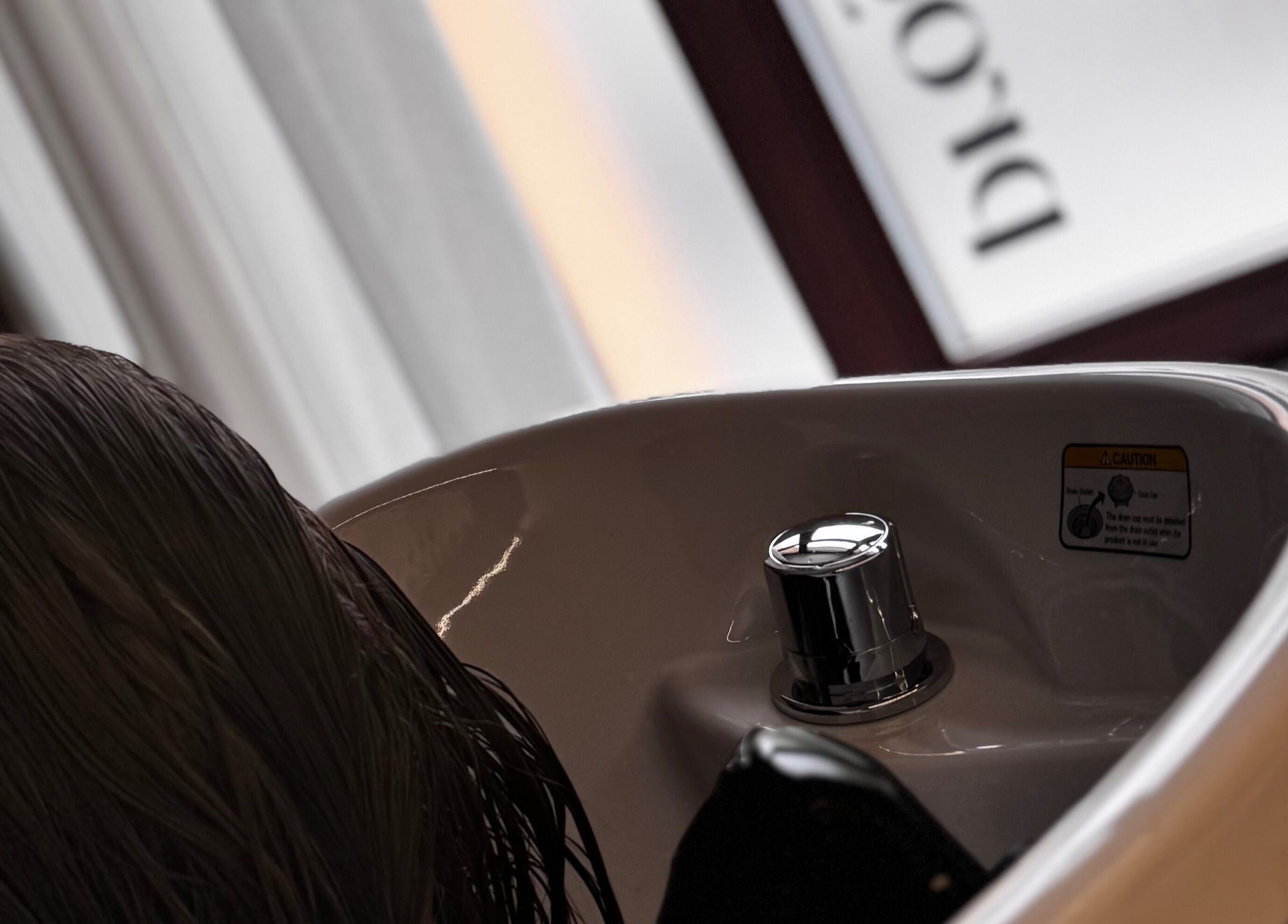 Mycí mísa v salonu progress.hair v Hlavní Město Praha, Hlavní Město Praha, CZ, ideální pro péči o vlasy.