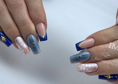 Manucure artistique avec designs étoilés à I.M Styliste Ongulaire, Étoile-sur-rhône, Auvergne-rhône-alpes, FR.