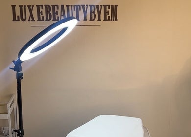 Luxebeautybyem treatment room with professional lighting in Manchester, England, GB.