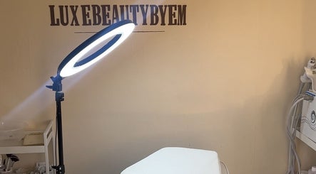 Luxebeautybyem treatment room with professional lighting in Manchester, England, GB.