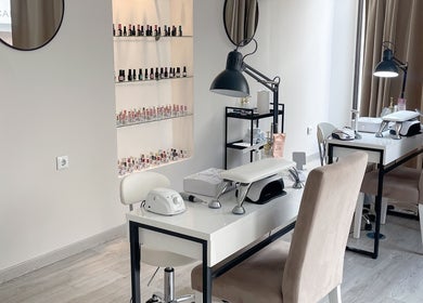 Mesa de unhas elegante no BlanQ Nails Artist e Academy, Viseu, Viseu, PT.