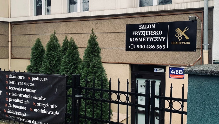 Wejście do salonu Liza Brows & Lami salon kosmetyczno fryzjerski Beauty Lux w Bydgoszczy, Województwo Kujawsko-pomorskie, PL.