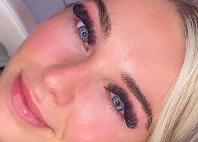 Close-up of lush lashes at The Glow Room, Armthorpe, England, GB. Experience enhanced beauty services.