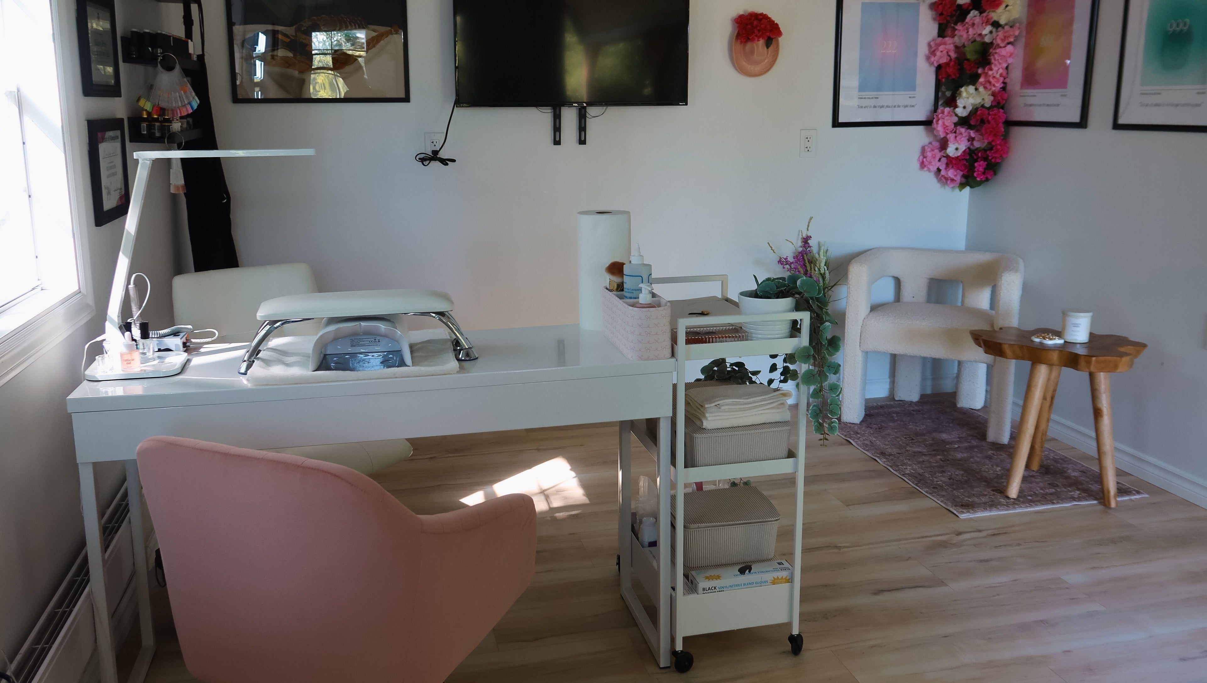 Bright, elegant nail care space at Yorá:se Nails & Beauty, Brant, Ontario, CA, featuring stylish decor.