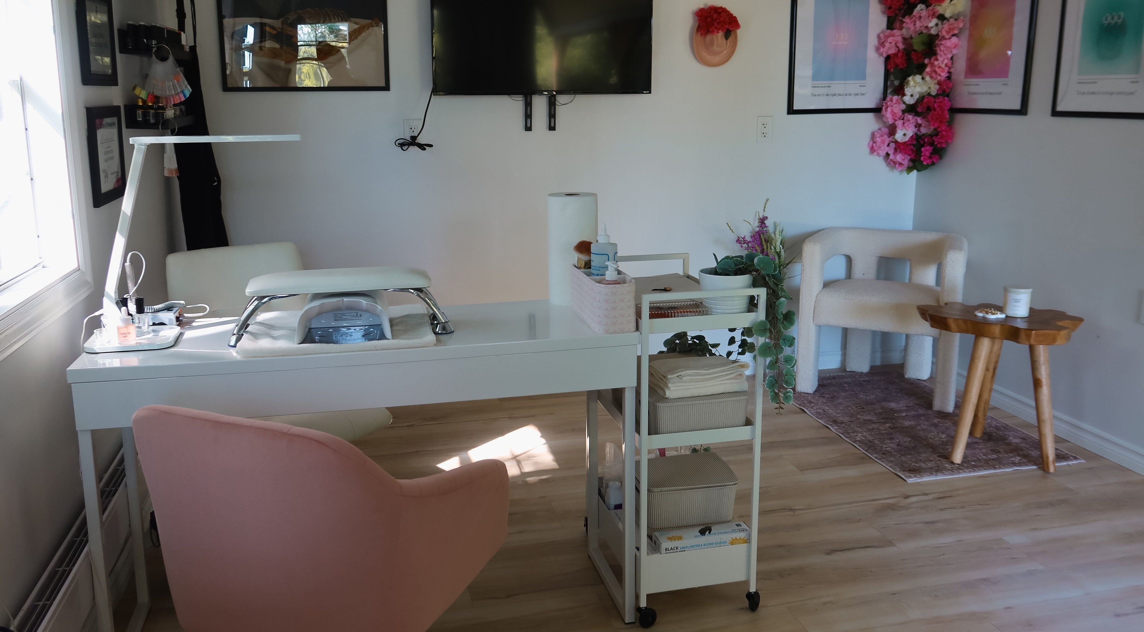 Bright, elegant nail care space at Yorá:se Nails & Beauty, Brant, Ontario, CA, featuring stylish decor.
