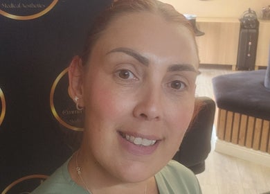 Emma Johnstone at The Makeup Parlour 118 Abbeywood in Skelmersdale, England, GB showcases aesthetic beauty.
