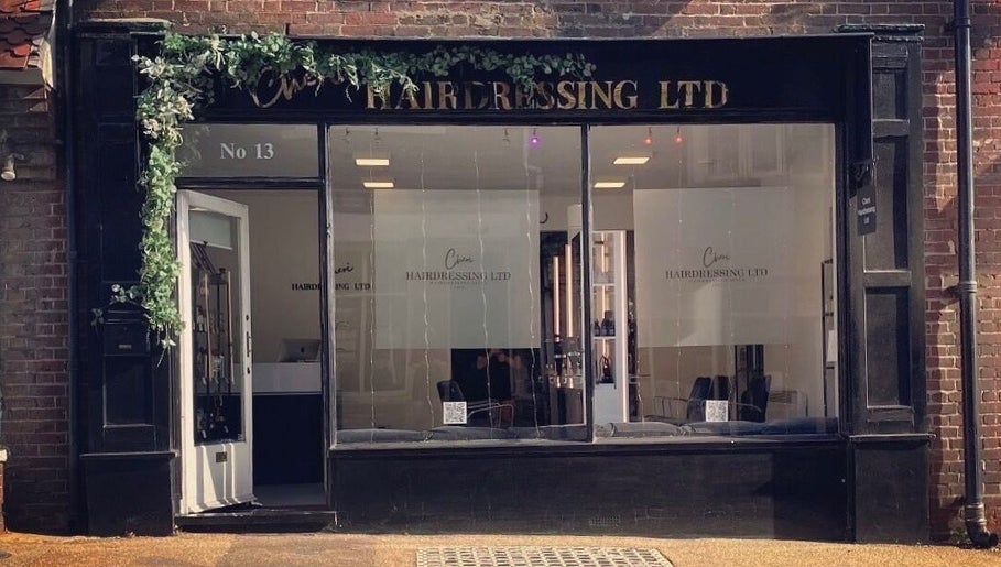 Front view of Nudsara Massage, a chic venue located in Lyndhurst, England, GB with stylish exterior.