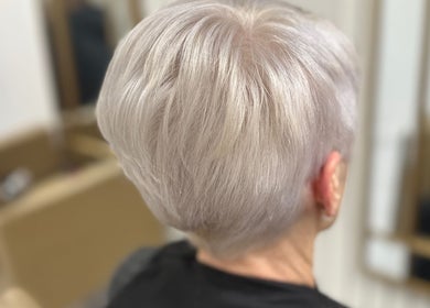 Sophisticated silver bob hairstyle at Morgan Jane Hair, Farnworth, England, GB. Perfect blend of style and elegance.