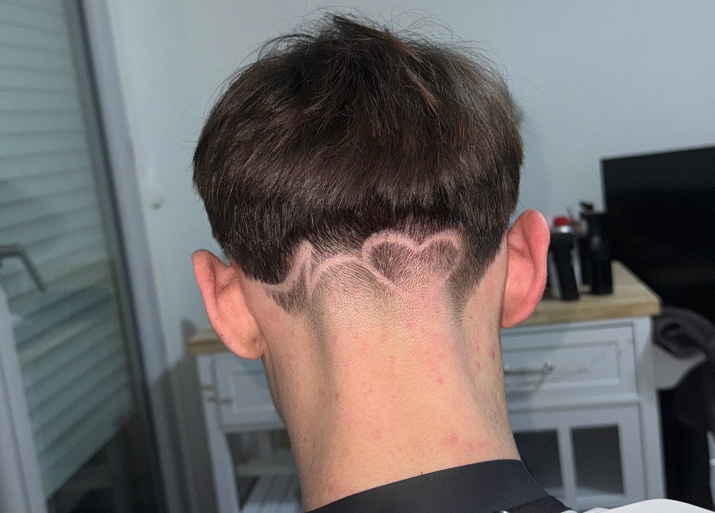 Design de coupe unique chez YP Studio Barber à Châteaubriant, Pays De La Loire, FR.