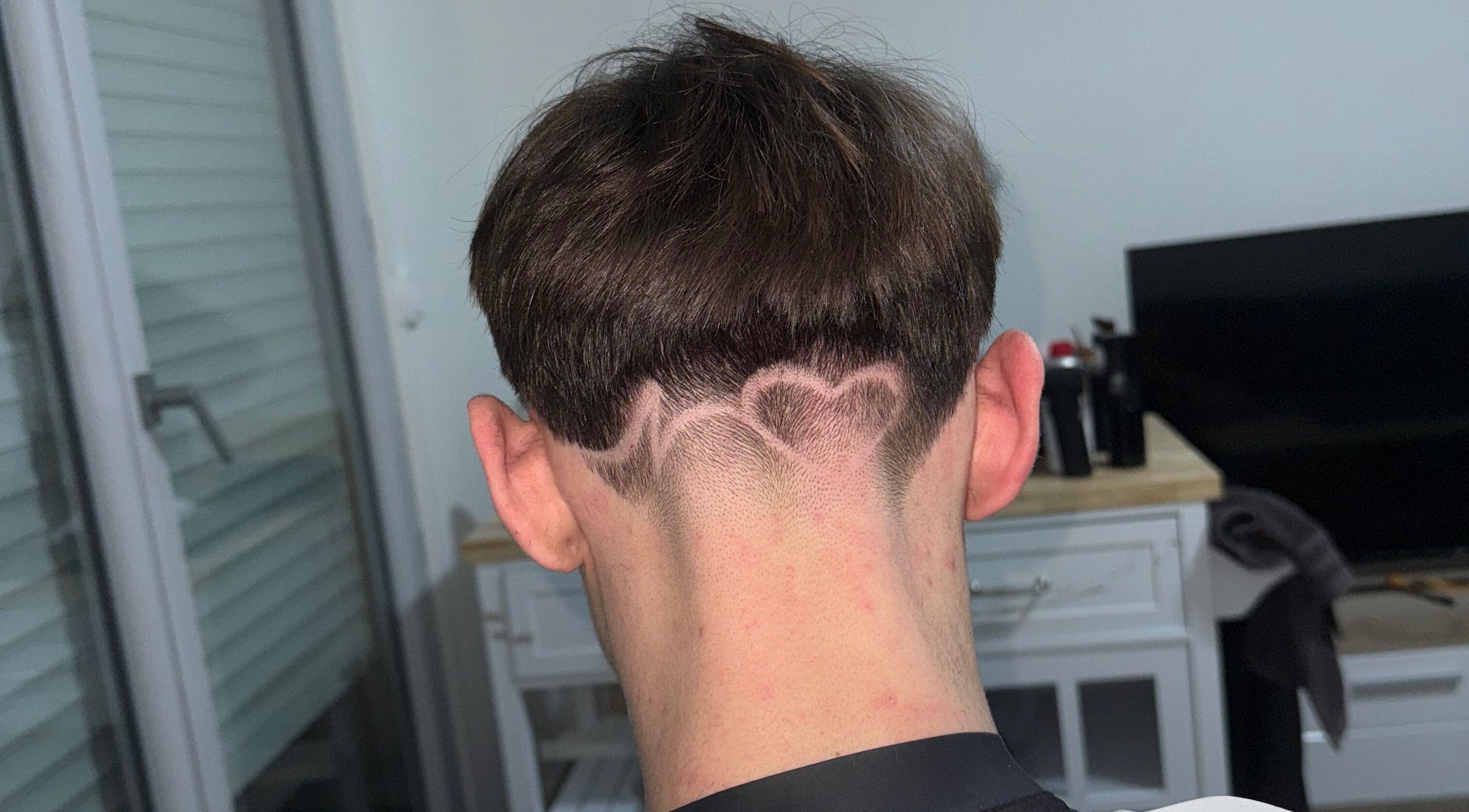 Design de coupe unique chez YP Studio Barber à Châteaubriant, Pays De La Loire, FR.