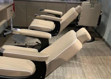 Comfortable chairs at Love Eyebrows Blackburn, located in Melbourne, Victoria, AU, offering a serene ambiance.