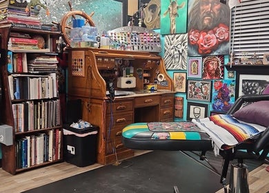 Creative setup at Tony’s Tried & True Tattoo in Port Orchard, Washington, US showcasing a vibrant tattoo station.