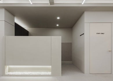 Minimalist reception area at B-orn Hair 비오른헤어 in 서울특별시, 서울특별시, KR.