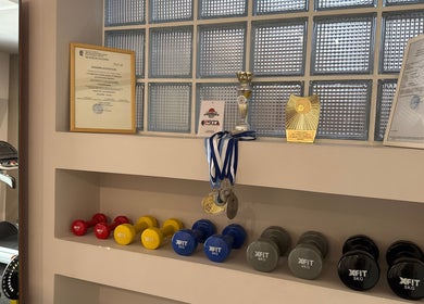 Διακρίσεις και βάρη στο Gems Fitness Studio, Κηφισιά, GR.