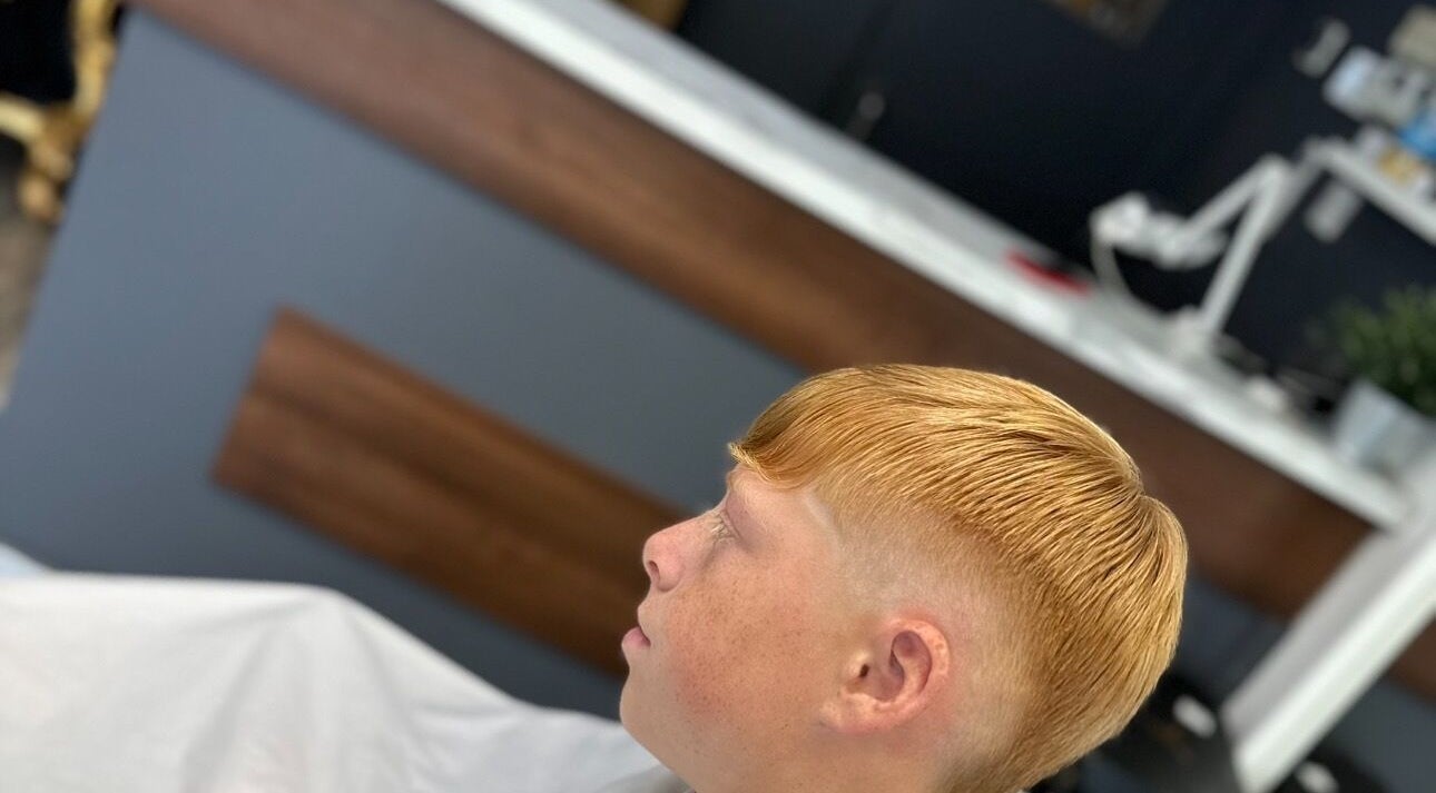 A modern haircut at Nando 23 Cuts, Swords, County Dublin, IE, showcasing expert styling.