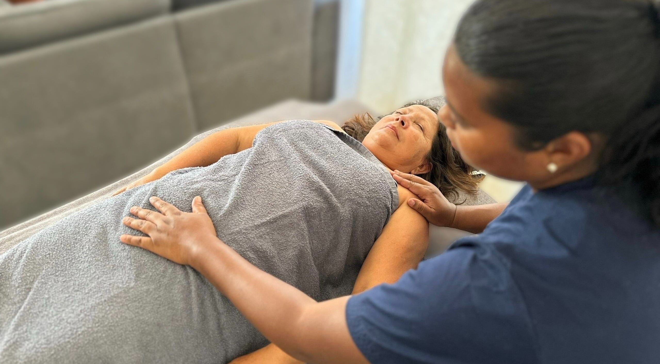 Séance de massage chez Nionja Massage | À votre domicile | Ile-de-France dans le 91 • 92 • 94 • 77, Morsang-sur-orge.