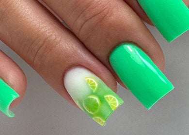 Ongles verts lumineux avec motif citron à Jessy Manucure, Saint-mandrier-sur-mer, Provence-alpes-côte D'azur, FR.