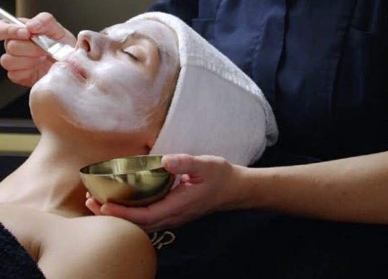 Gesichtsbehandlung bei BABOR by Raunak, Dubai, Dubai, AE für unvergleichliche Entspannung und Pflege.