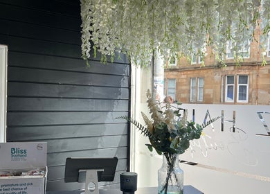 Stylish floral arrangement at HT Studio, showcasing beauty in Glasgow, Scotland, GB with elegant design.