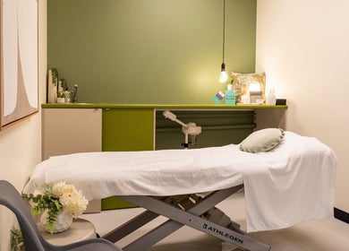 Relaxing spa treatment room at Sharkra Medi Spa & Laser Clinic, Hobart, Tasmania, AU. Calm ambiance and inviting decor.
