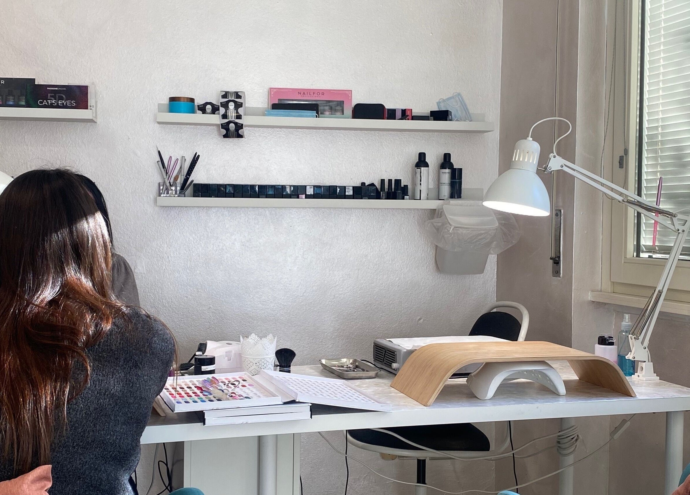 Interno elegante di Daylin Faith Beauty a Vimercate, Lombardia, IT, perfetto per un rilassante trattamento.