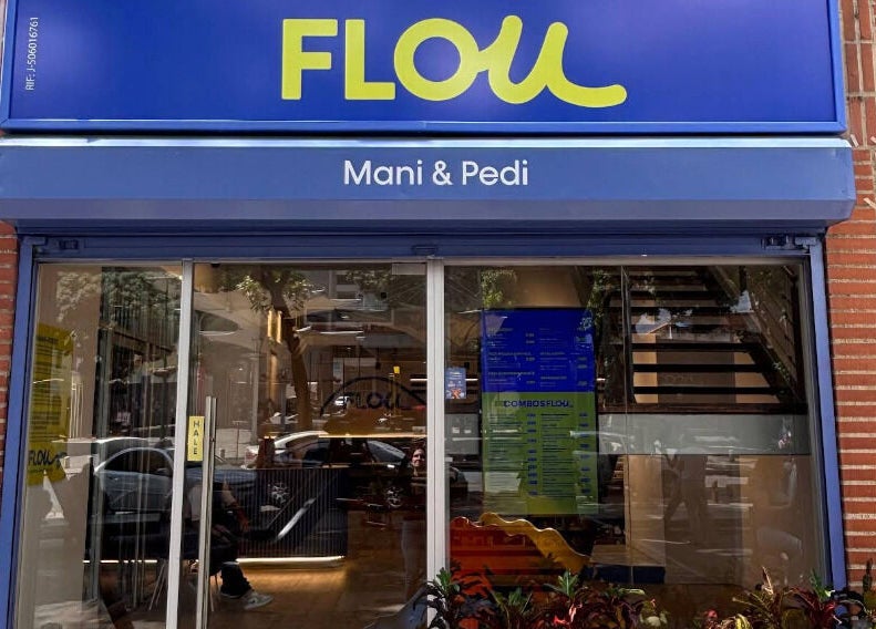 Entrada de FLOU SPA en Caracas, Distrito Capital, VE, destacando diseño moderno y acogedor.