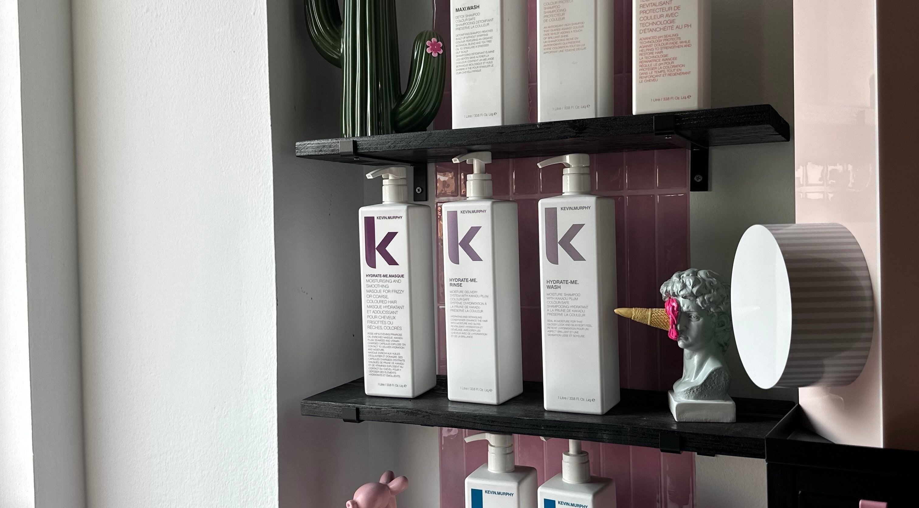 Productos de cuidado capilar hidratantes en Musa Salon Studio, El Casar, Castilla-la Mancha, ES.