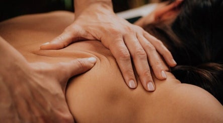 Relaxing massage at Ona's Massage Therapy in West Wickham, England, GB promoting wellness and tranquility.