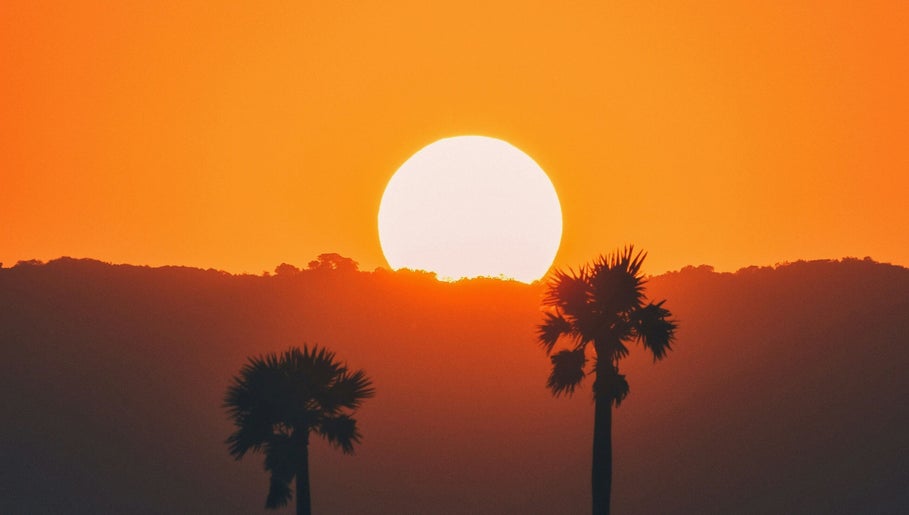 A mesmerizing sunset view near The Studio in Melbourne, Victoria, AU, creating a calming ambiance.