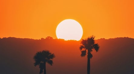 A mesmerizing sunset view near The Studio in Melbourne, Victoria, AU, creating a calming ambiance.