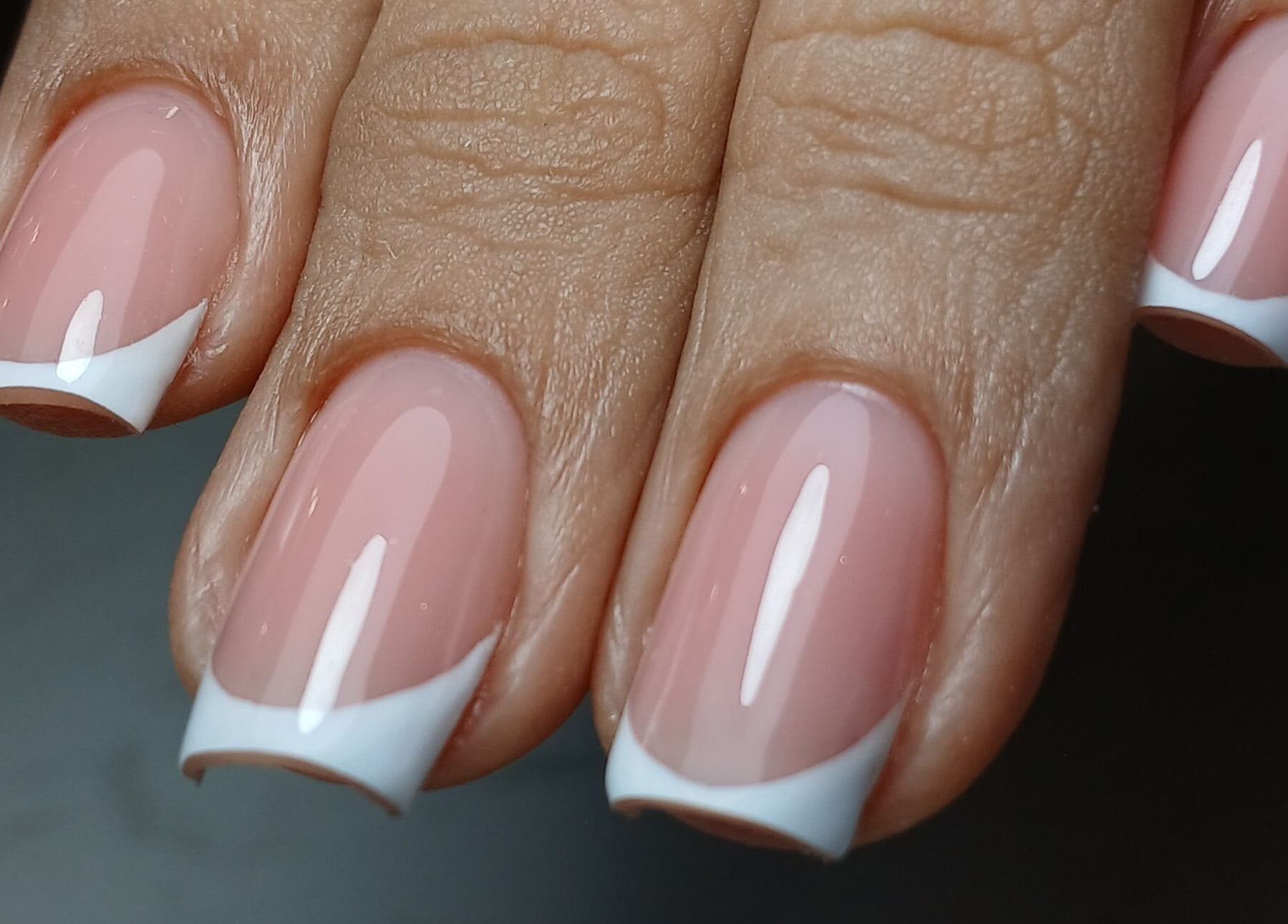 Manicura francesa en Ivis Ordaz, Panamá, Provincia De Panamá, PA: uñas elegantes con punta blanca perfecta.