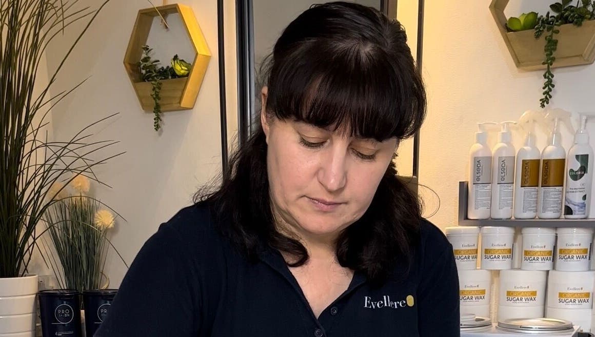 Professional at Evellere Sugar Waxing in Bromley, England, focused on precision waxing.