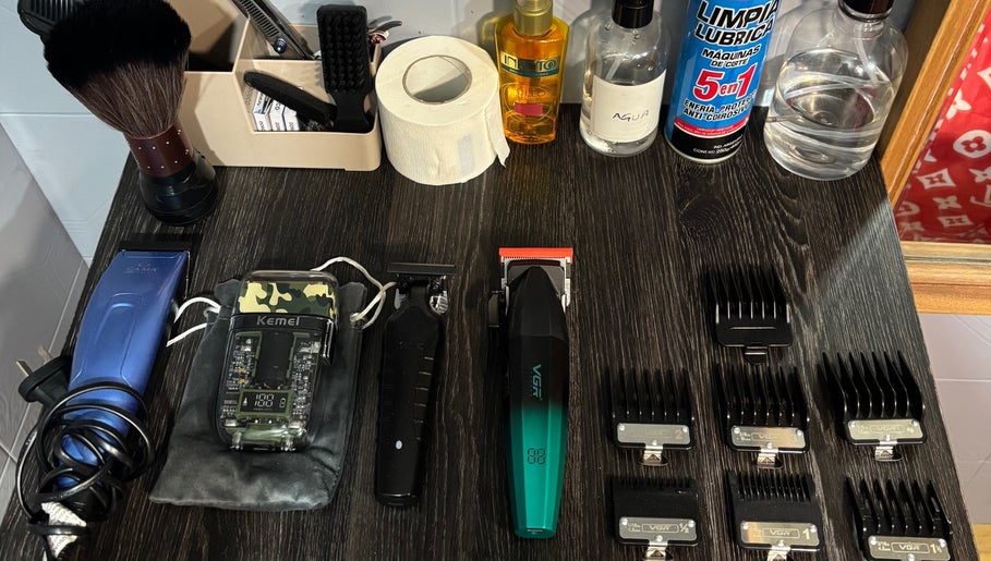 Equipamiento de barbería en CATA BARBER, Villa María Irene De Los Remedios De Escalada, Provincia De Buenos Aires, AR.