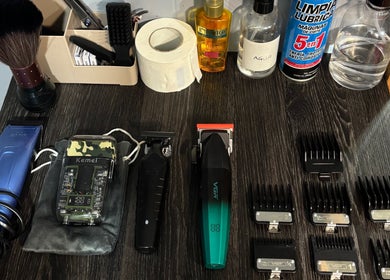Equipamiento de barbería en CATA BARBER, Villa María Irene De Los Remedios De Escalada, Provincia De Buenos Aires, AR.