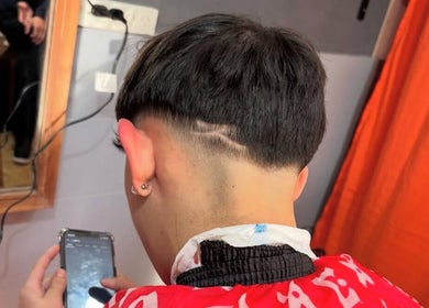 Corte moderno en Cata Barber, Villa María Irene De Los Remedios De Escalada, Provincia De Buenos Aires, AR.
