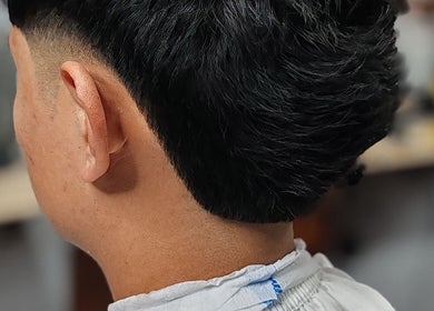 Corte de cabello moderno en MON BARBER STUDIO, San Bartolomé Milpas Altas, Sacatepéquez, GT.