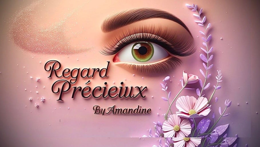 Design élégant de Regard précieux By Amandine à L'hôpital, Grand Est, FR avec œil et fleurs délicates.