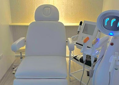 Modern treatment chair and equipment at Xavia Medical Aesthetics, Imus, Calabarzon, PH.
