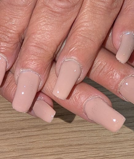Pose d'ongles nude réalisée chez SublimeNails ByAudrey, La Rochelle, Nouvelle-Aquitaine, FR.