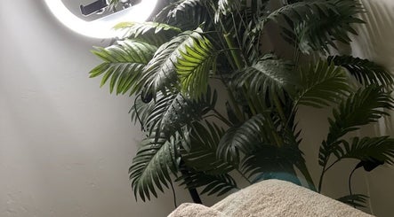 Relaxing greenery and cozy lighting at LMC Makeup and Beauty, Maghera, Northern Ireland, GB.