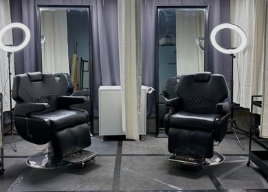 Luxury salon chairs at Style N Shine, Edmonton, Alberta, CA, offering premium beauty services.